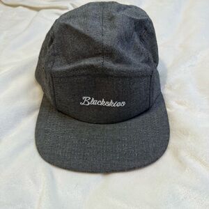 Blackskies men’s unstructured Heather Gray adjustable strap ventilated sides